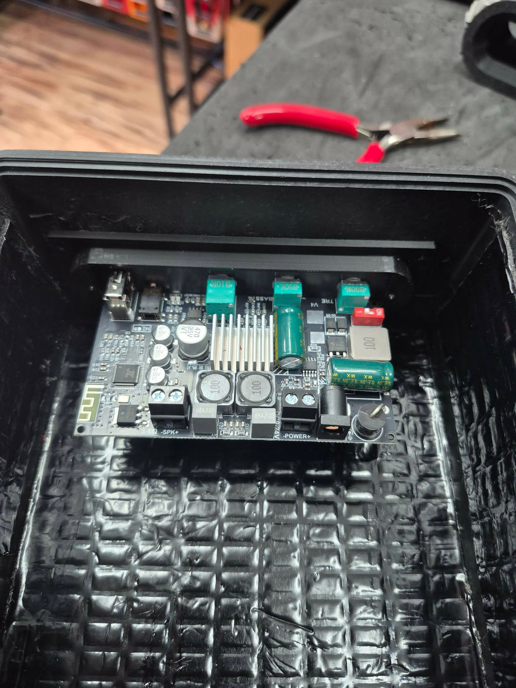 1001U Amp Recess Plate