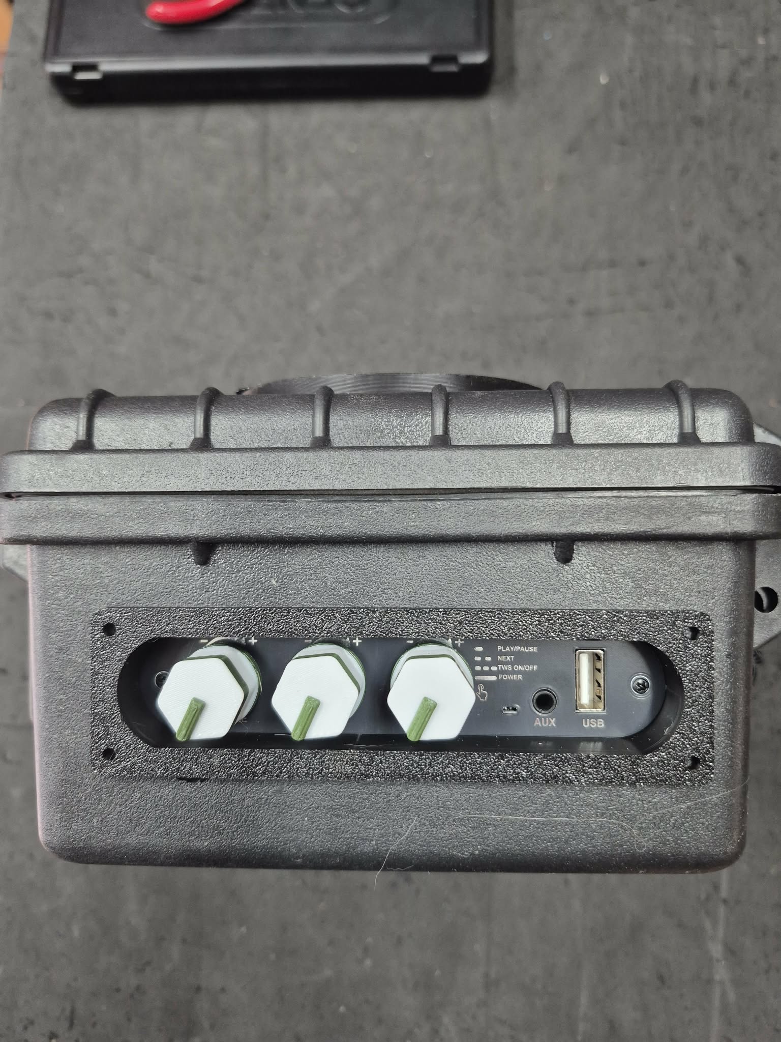 1001U Amp Recess Plate