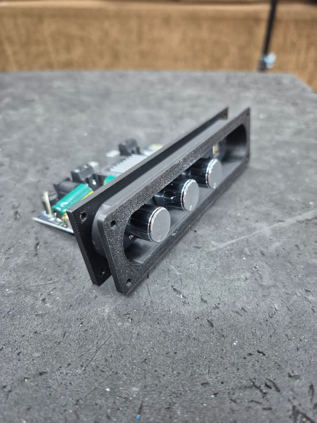 1001U Amp Recess Plate