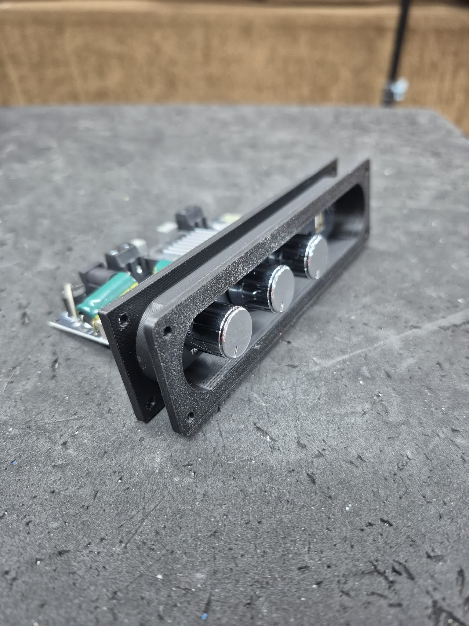 1001U Amp Recess Plate