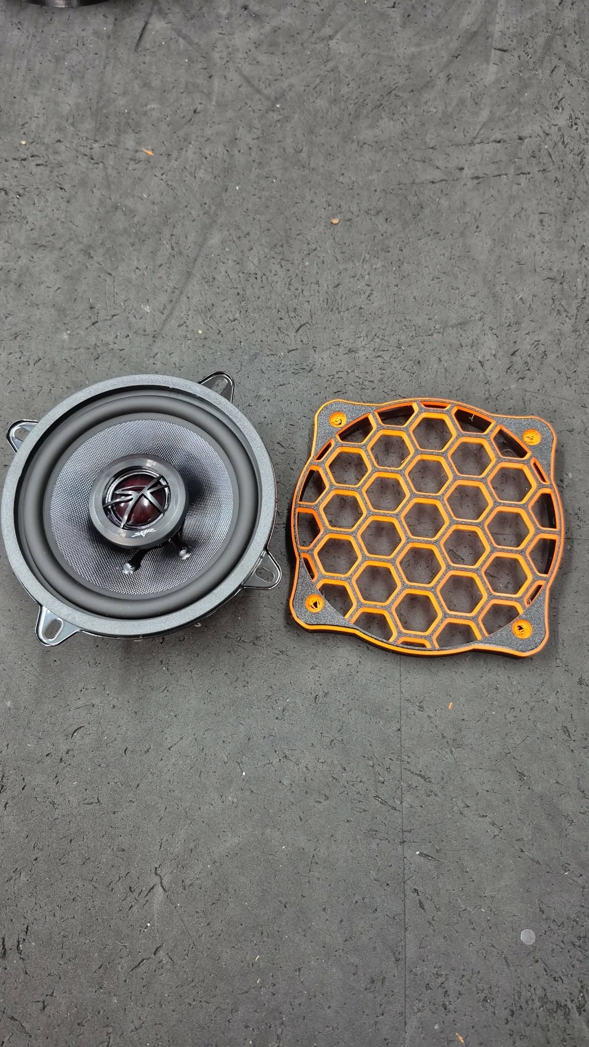 5.25" Snug fit speaker grill